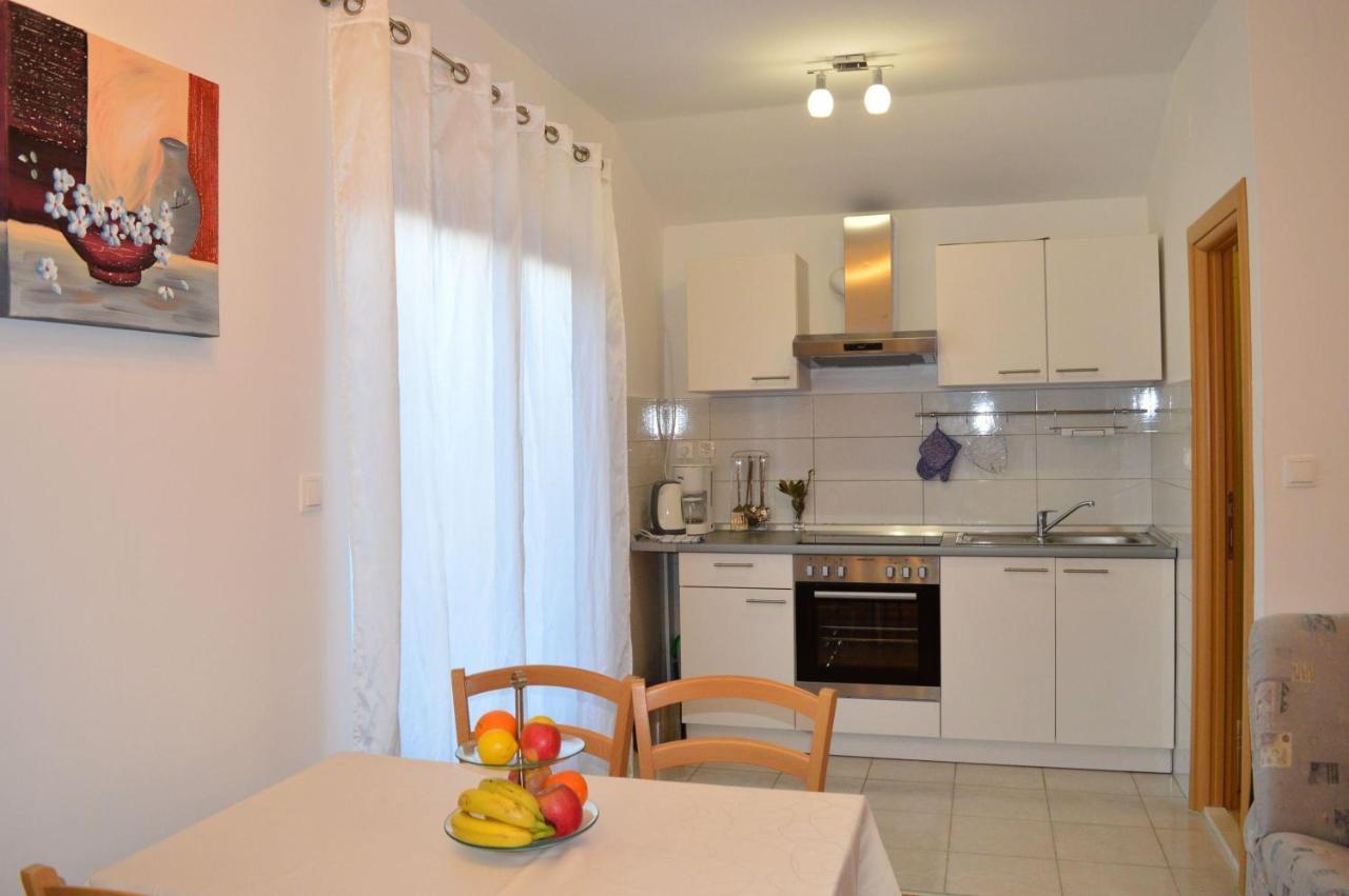 Apartments Vilim Tisno Luaran gambar