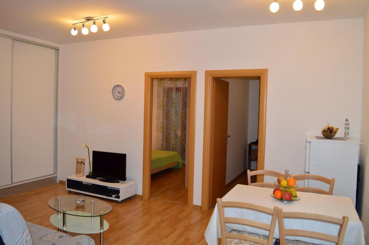 Apartments Vilim Tisno Luaran gambar