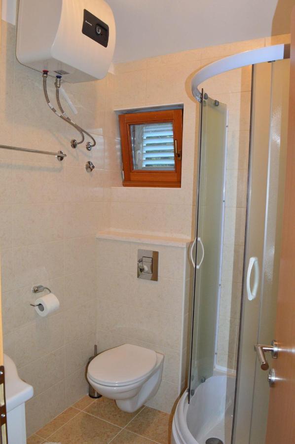 Apartments Vilim Tisno Luaran gambar